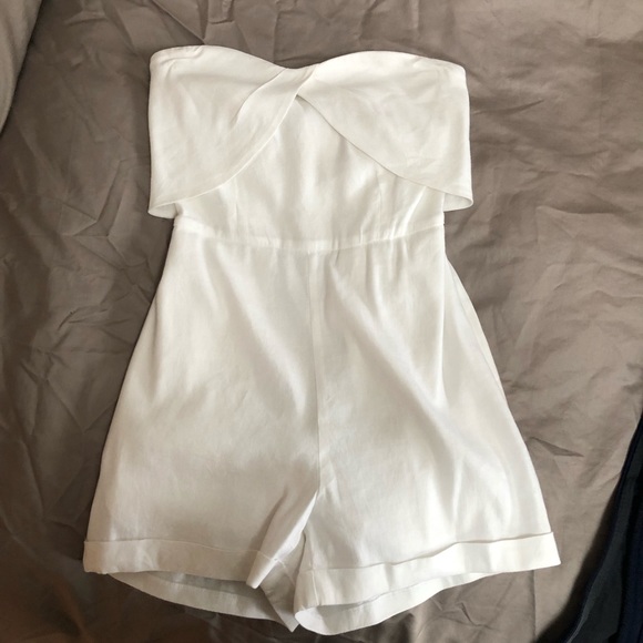 WHITE BEBE STRAPLESS ROMPER